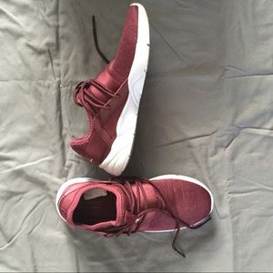 Women’s athletic shoes